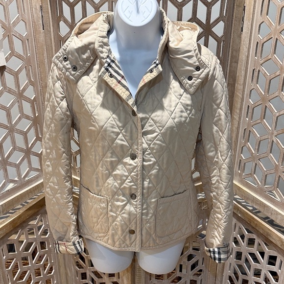 Burberry Jackets & Blazers - Burberry London Women's Quilted Jacket Full Snap Jacket Hooded Size Small